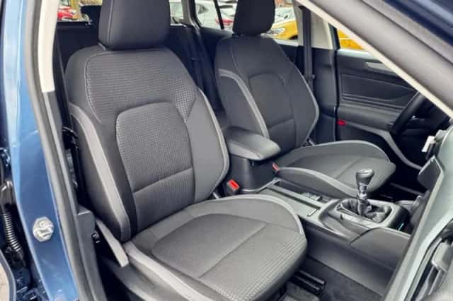 Ford Focus (2022) thumbnail 5