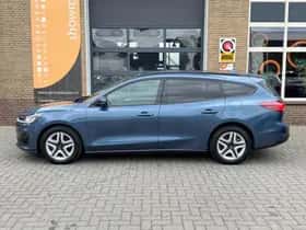 Ford Focus (2022) thumbnail 5