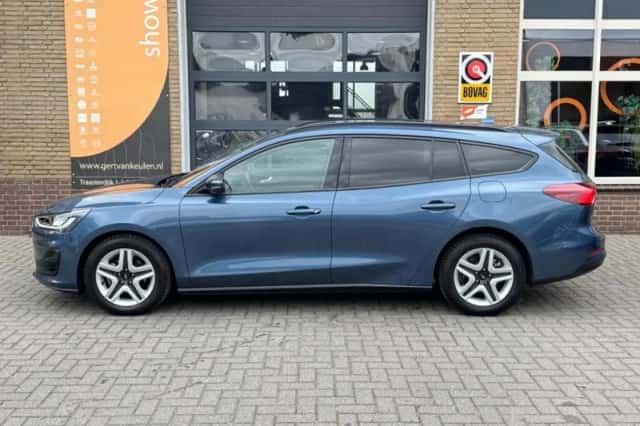 Ford Focus (2022) thumbnail 7