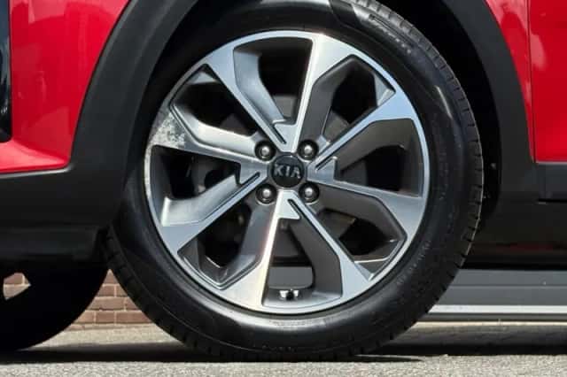 Kia Stonic (2019) thumbnail 11