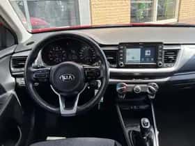 Kia Stonic (2019) thumbnail 12