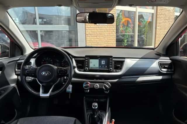 Kia Stonic (2019) thumbnail 3
