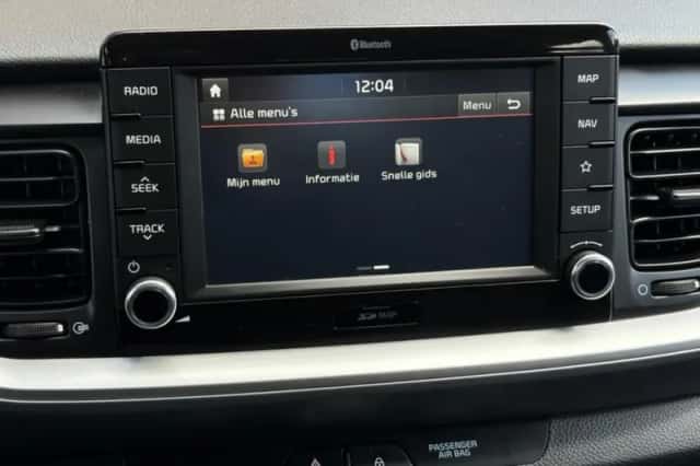 Kia Stonic (2019) thumbnail 26