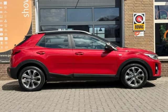 Kia Stonic (2019) thumbnail 4