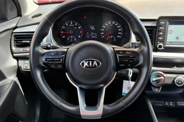 Kia Stonic (2019) thumbnail 32