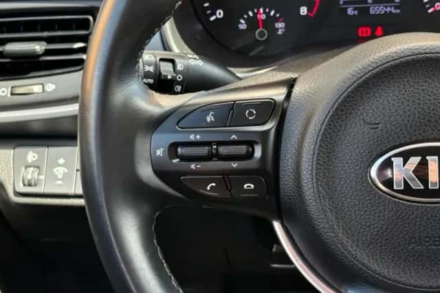 Kia Stonic (2019) thumbnail 33