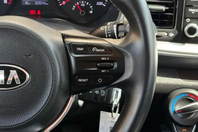Kia Stonic (2019) thumbnail 34