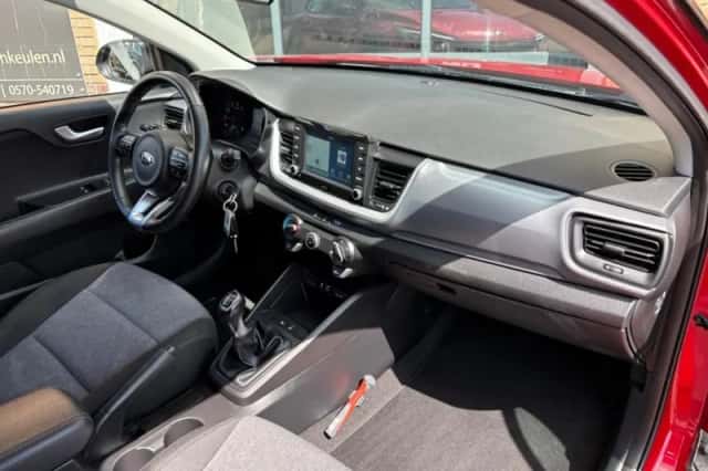 Kia Stonic (2019) thumbnail 37