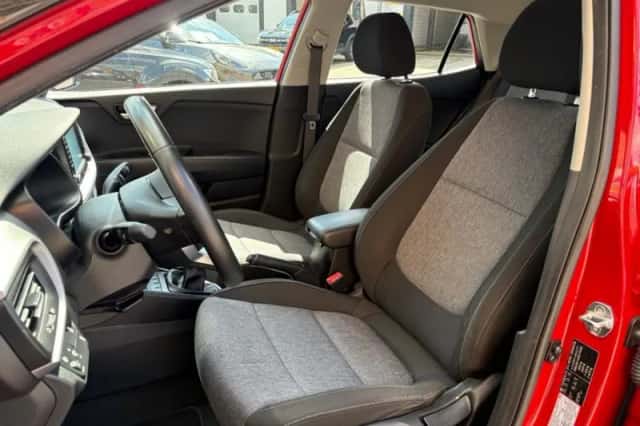 Kia Stonic (2019) thumbnail 5