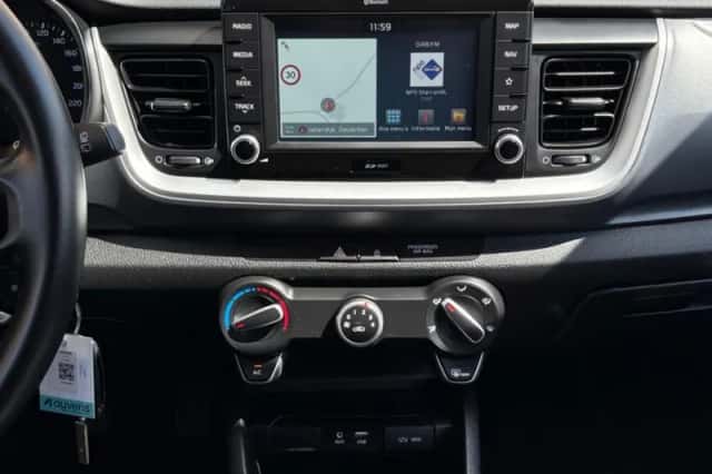 Kia Stonic (2019) thumbnail 44