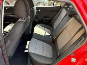 Kia Stonic (2019) thumbnail 6
