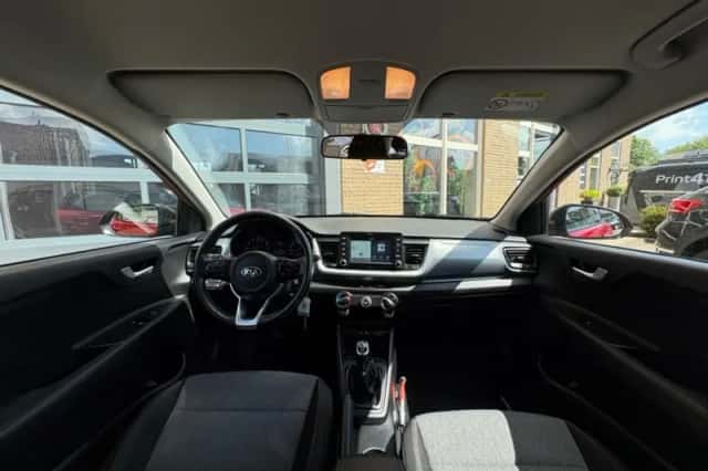 Kia Stonic (2019) thumbnail 52