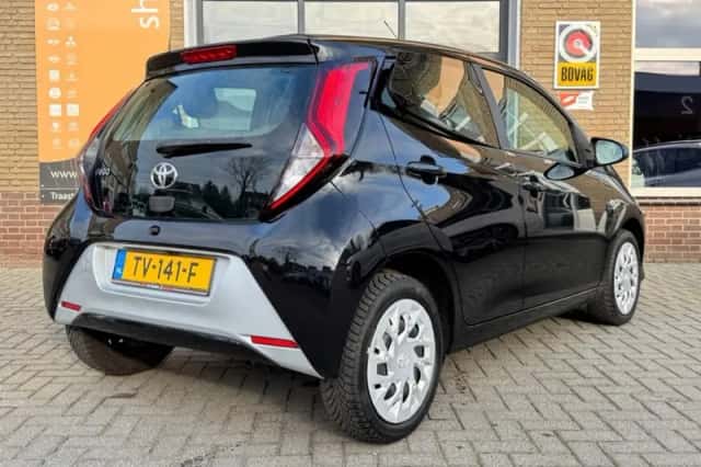 Toyota Aygo (2018) thumbnail 11