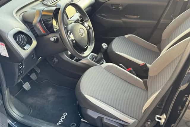 Toyota Aygo (2018) thumbnail 12