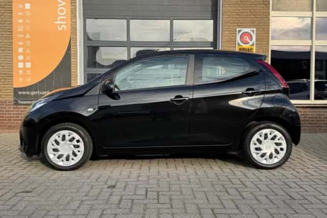Toyota Aygo (2018) thumbnail 3