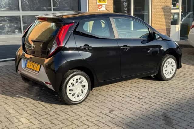 Toyota Aygo (2018) thumbnail 28