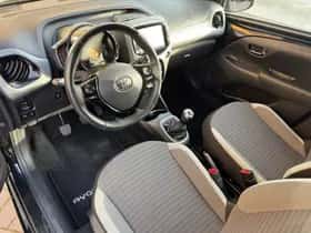 Toyota Aygo (2018) thumbnail 8