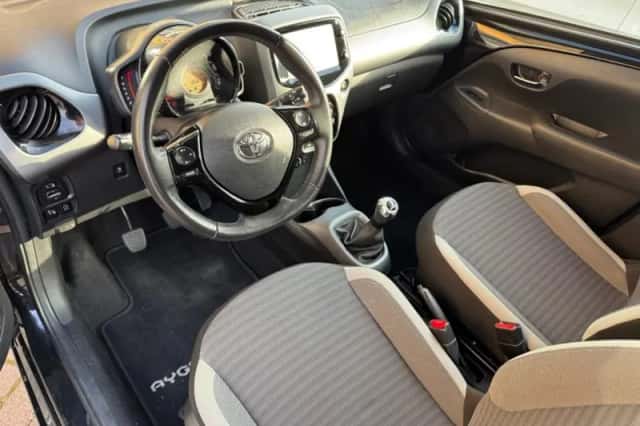 Toyota Aygo (2018) thumbnail 9