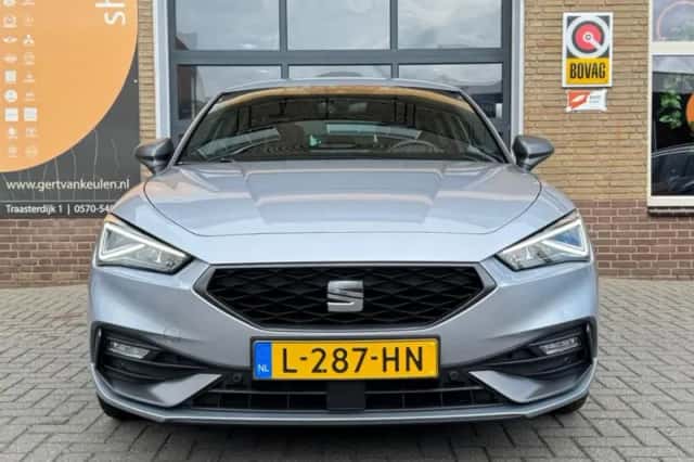 SEAT Leon (2021) thumbnail 3