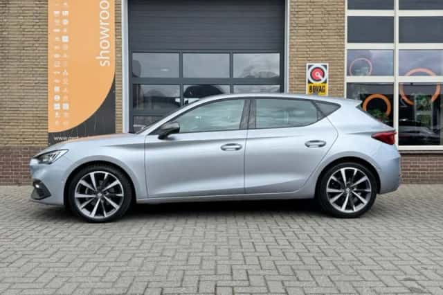 SEAT Leon (2021) thumbnail 5