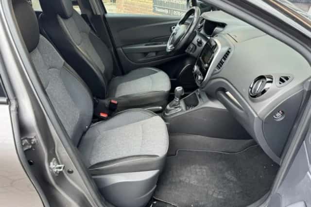 Renault Captur (2019) thumbnail 44