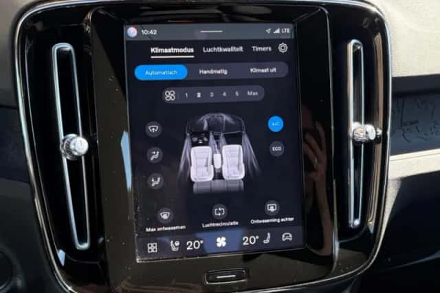 Volvo XC40 (2022) thumbnail 23