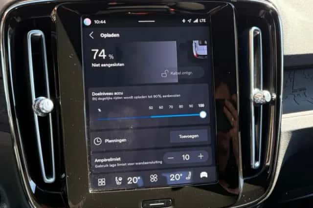 Volvo XC40 (2022) thumbnail 25