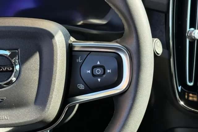 Volvo XC40 (2022) thumbnail 32