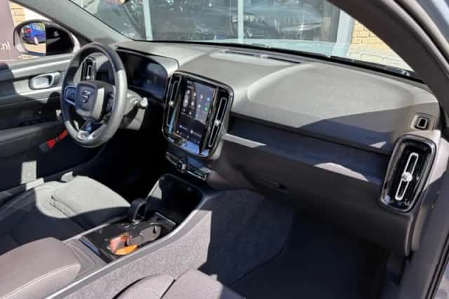 Volvo XC40 (2022) thumbnail 36
