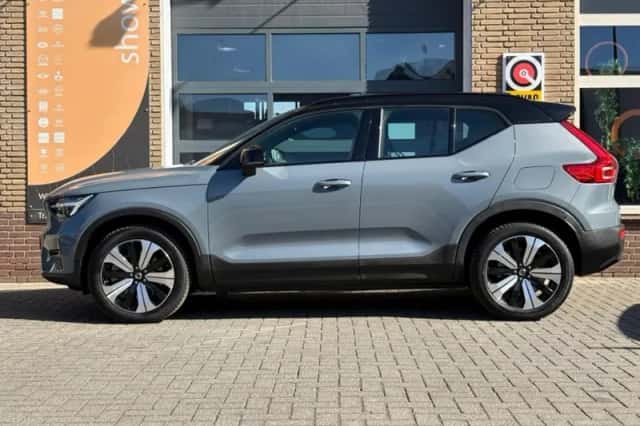 Volvo XC40 (2022) thumbnail 7
