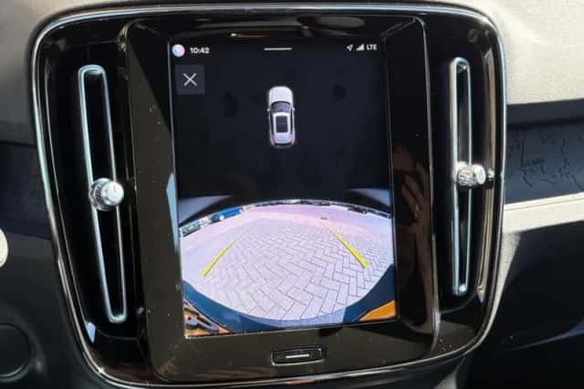 Volvo XC40 (2022) thumbnail 8