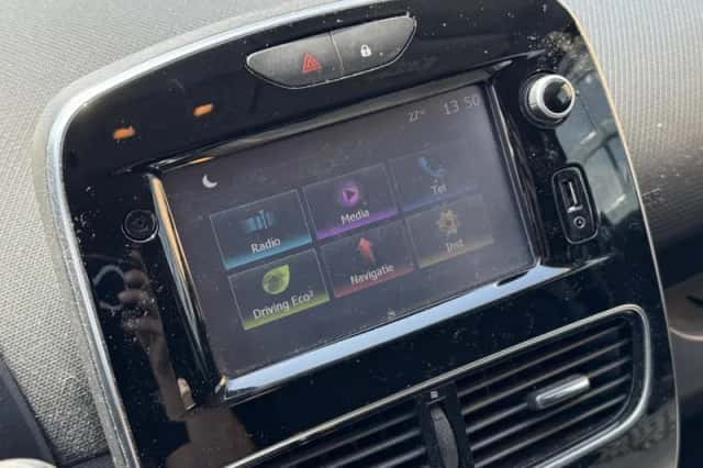 Renault Clio (2018) thumbnail 4
