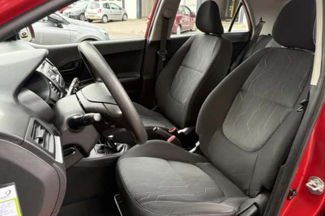 Kia Picanto (2014) thumbnail 5