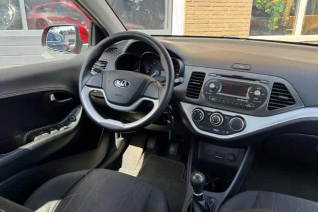 Kia Picanto (2014) thumbnail 7