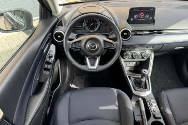 Mazda 2 (2021) thumbnail 4