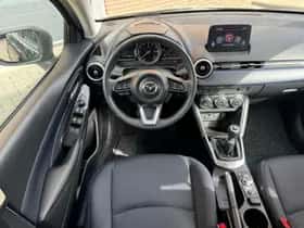 Mazda 2 (2021) thumbnail 4