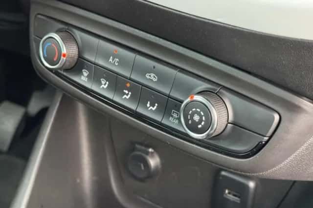 Opel Crossland X (2020) thumbnail 36