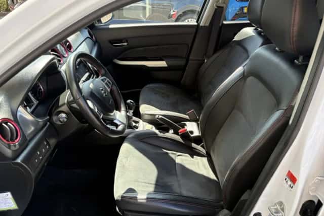Suzuki Vitara (2016) thumbnail 42