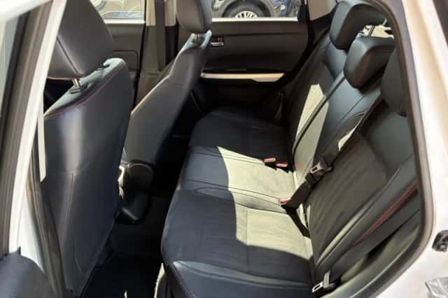 Suzuki Vitara (2016) thumbnail 6
