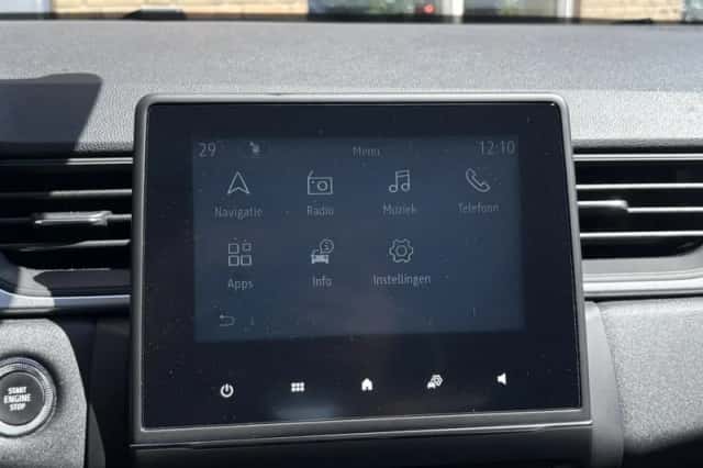 Renault Captur (2023) thumbnail 21