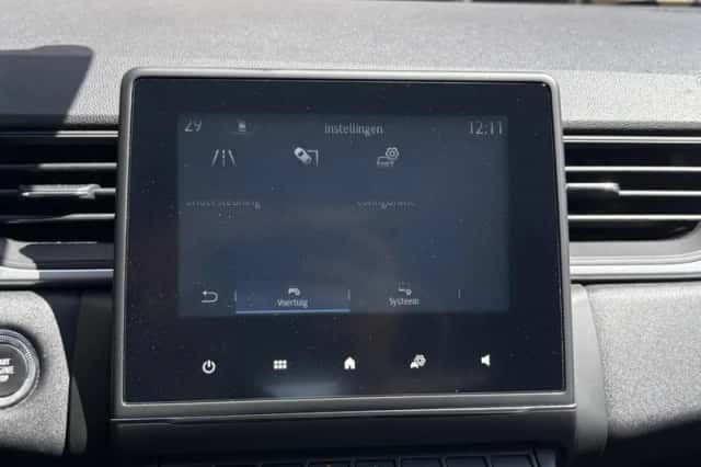 Renault Captur (2023) thumbnail 22