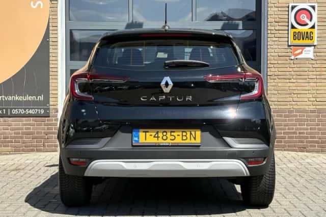 Renault Captur (2023) thumbnail 26