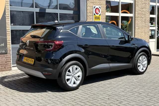 Renault Captur (2023) thumbnail 30