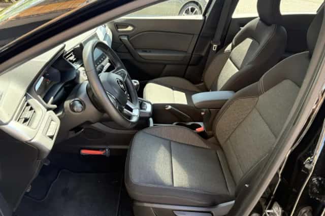 Renault Captur (2023) thumbnail 44