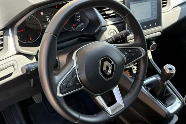 Renault Captur (2023) thumbnail 45
