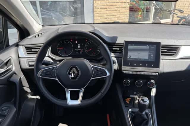 Renault Captur (2023) thumbnail 47