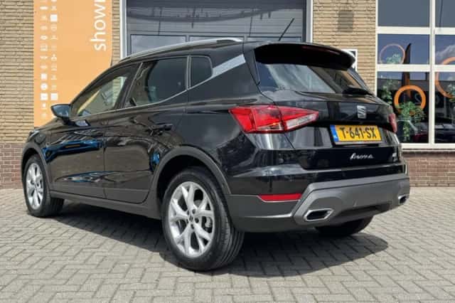 SEAT Arona (2023) thumbnail 2