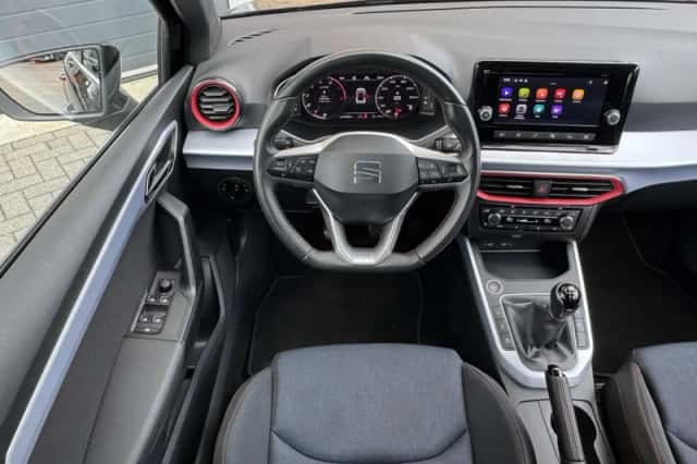 SEAT Arona (2023) thumbnail 17