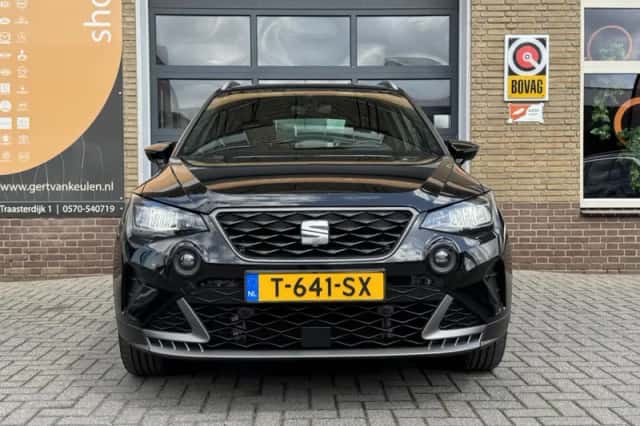 SEAT Arona (2023) thumbnail 3