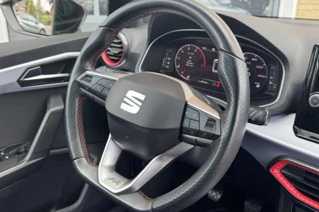 SEAT Arona (2023) thumbnail 27